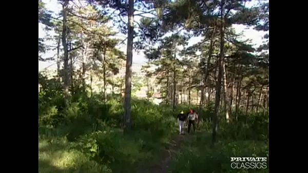 Ny Threesome in the Forest fint rør