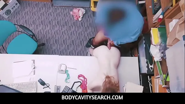 Novo BodyCavitySearch - Mr Officer Manipulating Young Tiny Tits Dolly Leigh to Fucks Her tubo fino