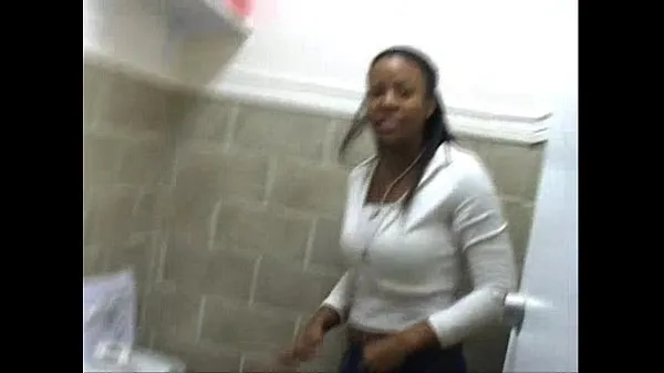 Νέος A Few Ghetto Black Girls Peeing On Toilet λεπτός σωλήνας