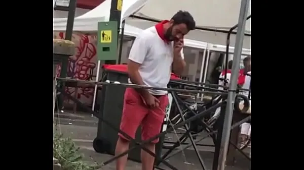 New Pissing at the fair in public fine Tube