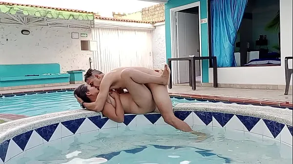 Ống I MAKE MY STEPMOM SCREAM AT THE POOL, I LOVE HER HORNY MILF PUSSY tốt mới