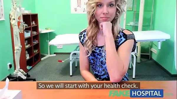 Új Fake Hospital Doctor offers blonde a discount on new tits in exchange for a good finomcső
