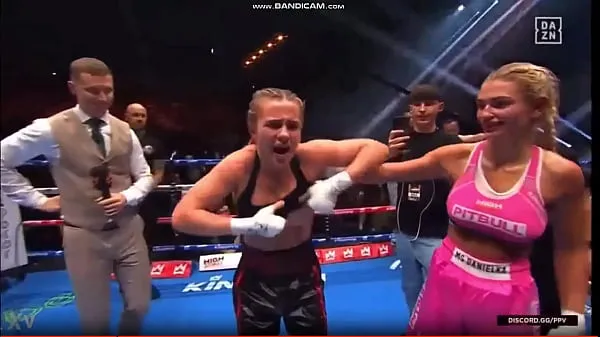 أنبوب جديد Uncensored Daniella Hemsley Flashing after boxing Win غرامة
