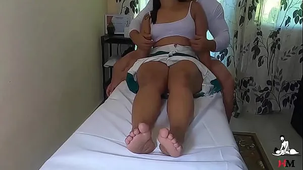 Novo Married woman screaming and enjoying a tantric massage tubo fino