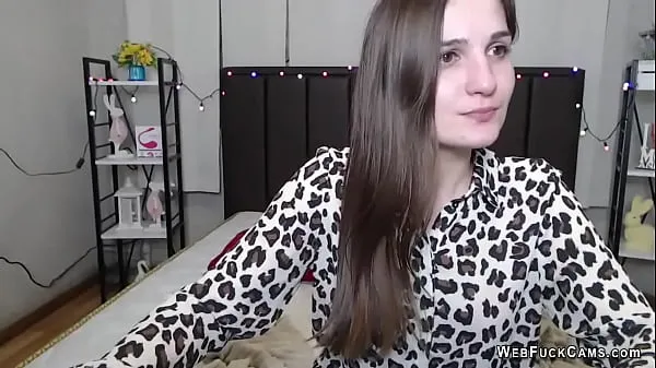 หลอดปรับ Brunette amateur Ukrainian babe AmfisaBert in leopard print t shirt stripping off to red bra then naked showing small tits and firm ass on webcam ใหม่