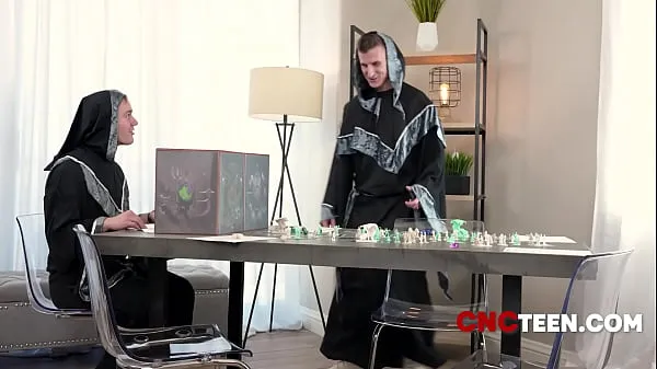 Ny DND Cosplay Anal Freeuse Playing A Board Game fint rør