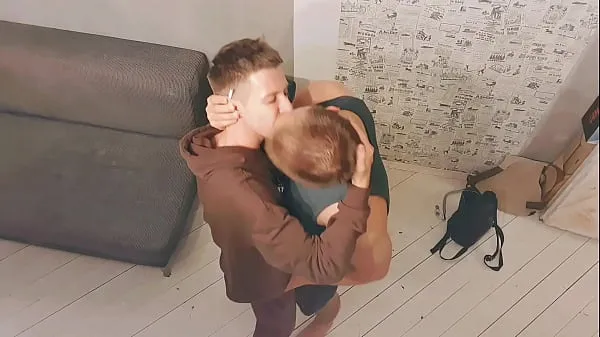Nová Mature man meets a twink guest at home and fucks him in all corners jemná trubice