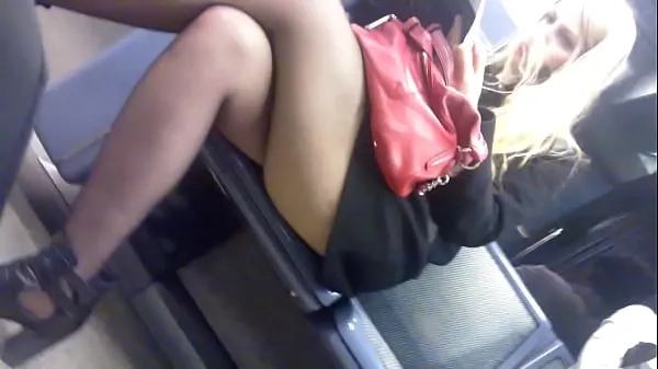 نیا No skirt blonde and short coat in subway عمدہ ٹیوب